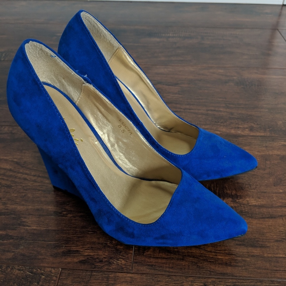 Cobalt blue faux suede womens pointed toe wedge
